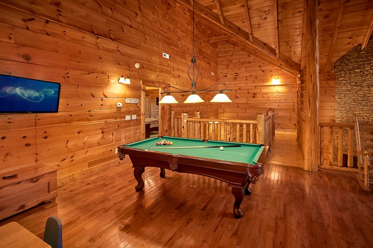 -- (United States, Sevierville, Tennessee)