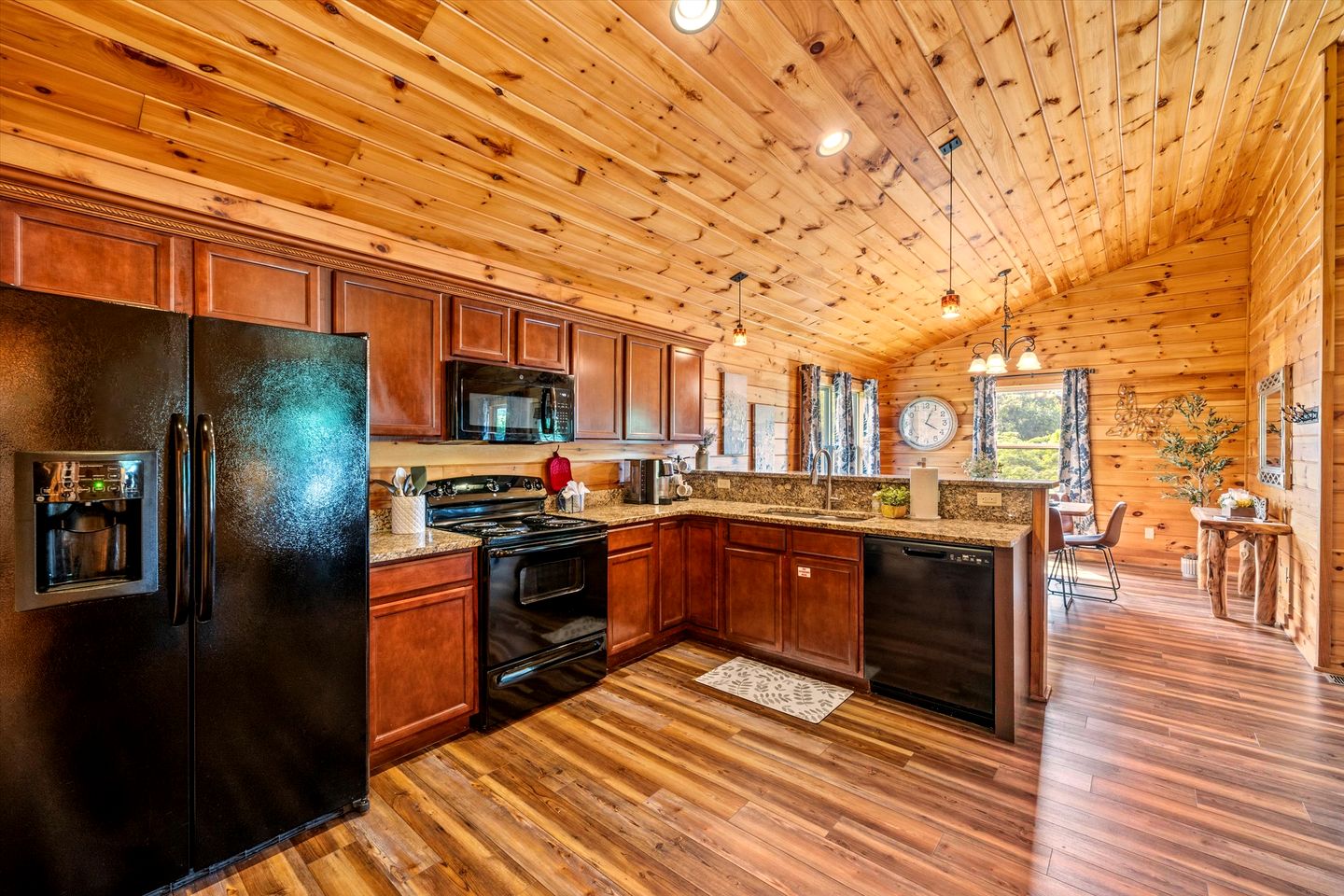 Spacious Mountain Cabin with Hot Tub & Game Room near Downtown Gatlinburg, Tennessee