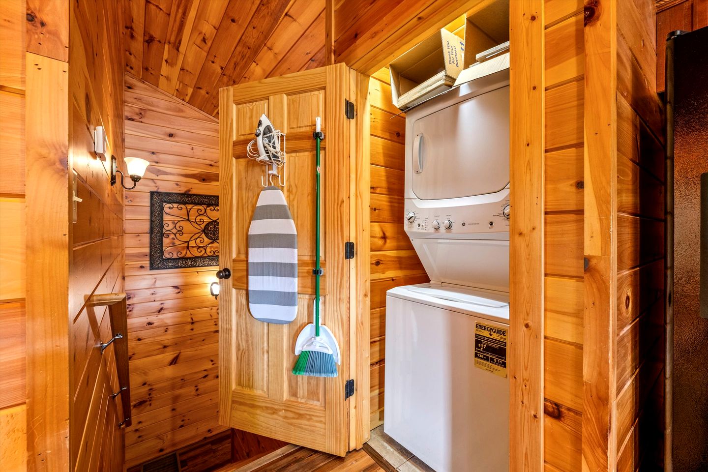 Spacious Mountain Cabin with Hot Tub & Game Room near Downtown Gatlinburg, Tennessee
