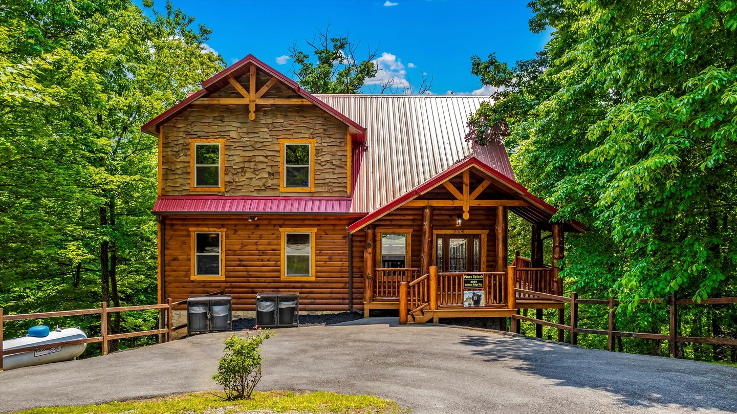 Spacious Family Cabin with Indoor Pool & Game Room near Dollywood in Gatlinburg, Tennessee