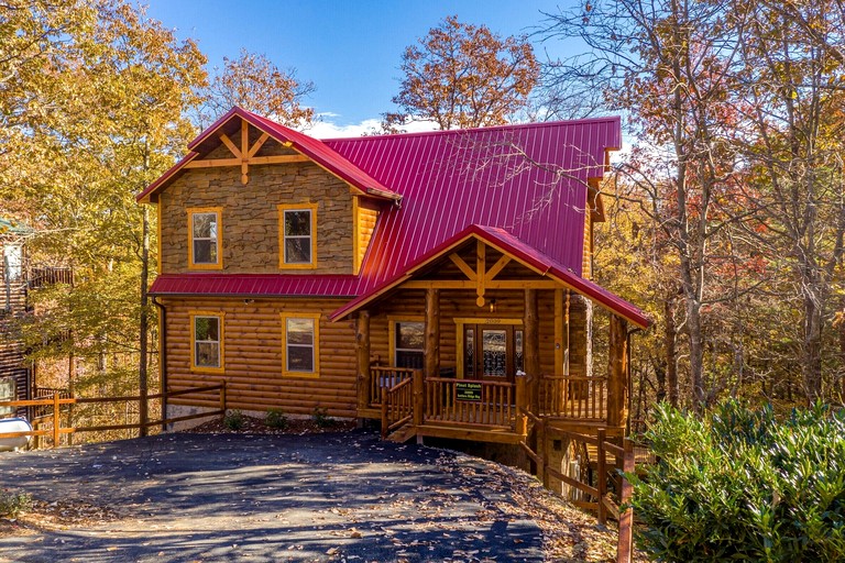 Spacious Family Cabin with Indoor Pool & Game Room near Dollywood in Gatlinburg, Tennessee