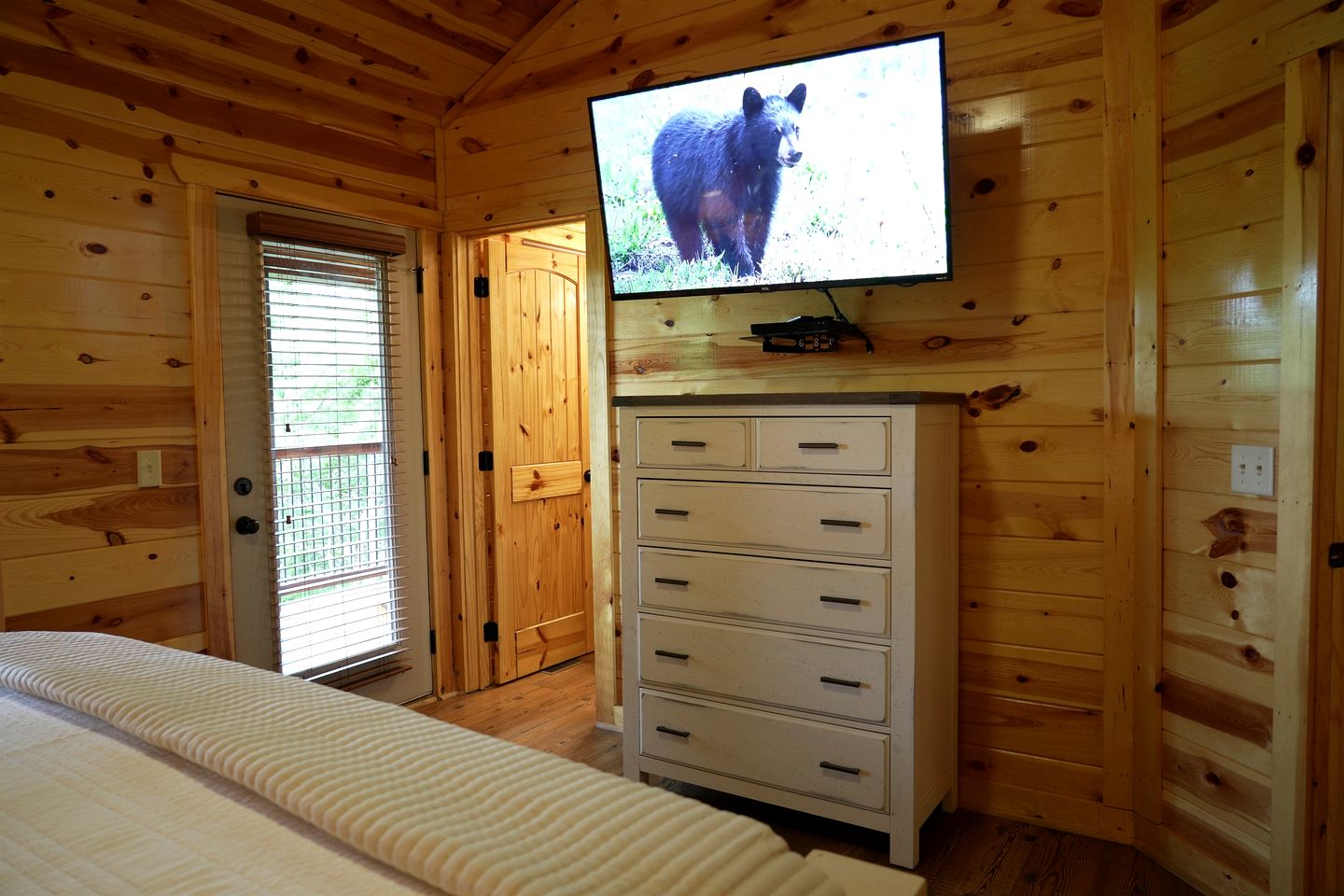 Spacious Family Cabin with Indoor Pool & Game Room near Dollywood in Gatlinburg, Tennessee