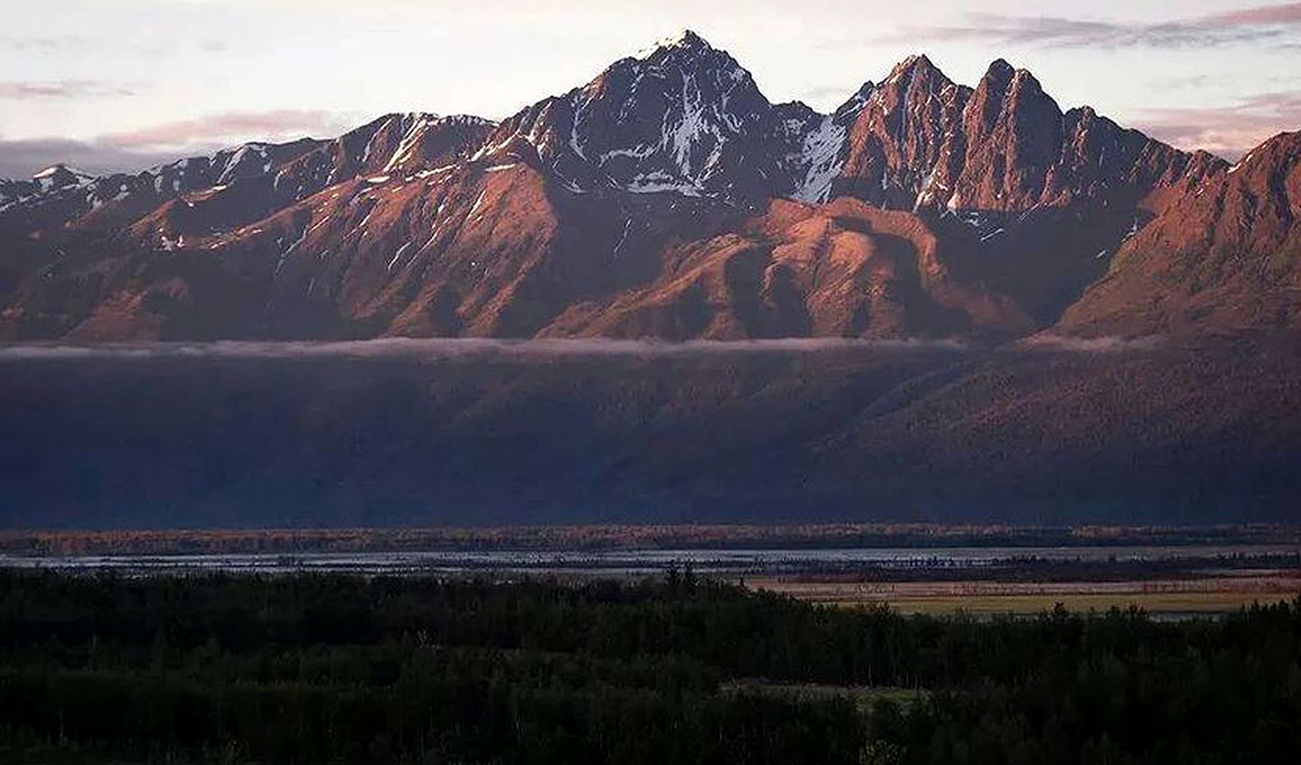 Pioneer Ridge B&B Inn, Nature Lodges 46231, Wasilla, United States of