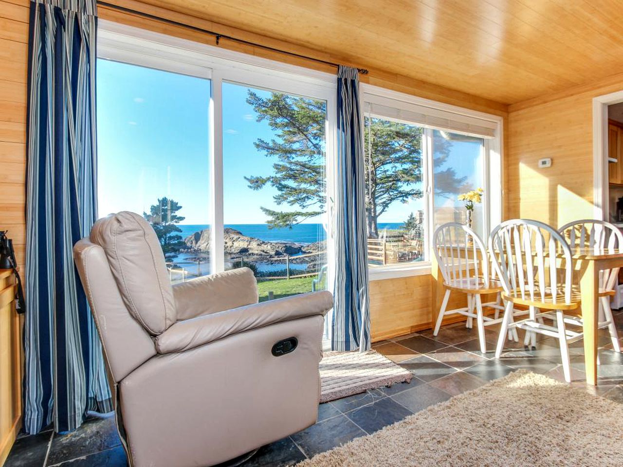 Oceanfront Cottage in Depoe Bay, Oregon