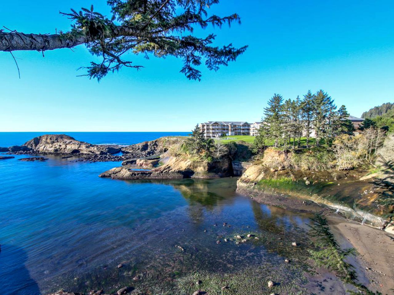 Oceanfront Cottage in Depoe Bay, Oregon
