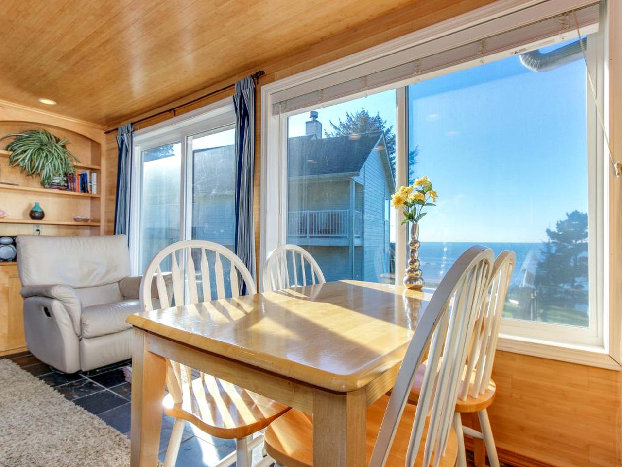 Oceanfront Cottage in Depoe Bay, Oregon
