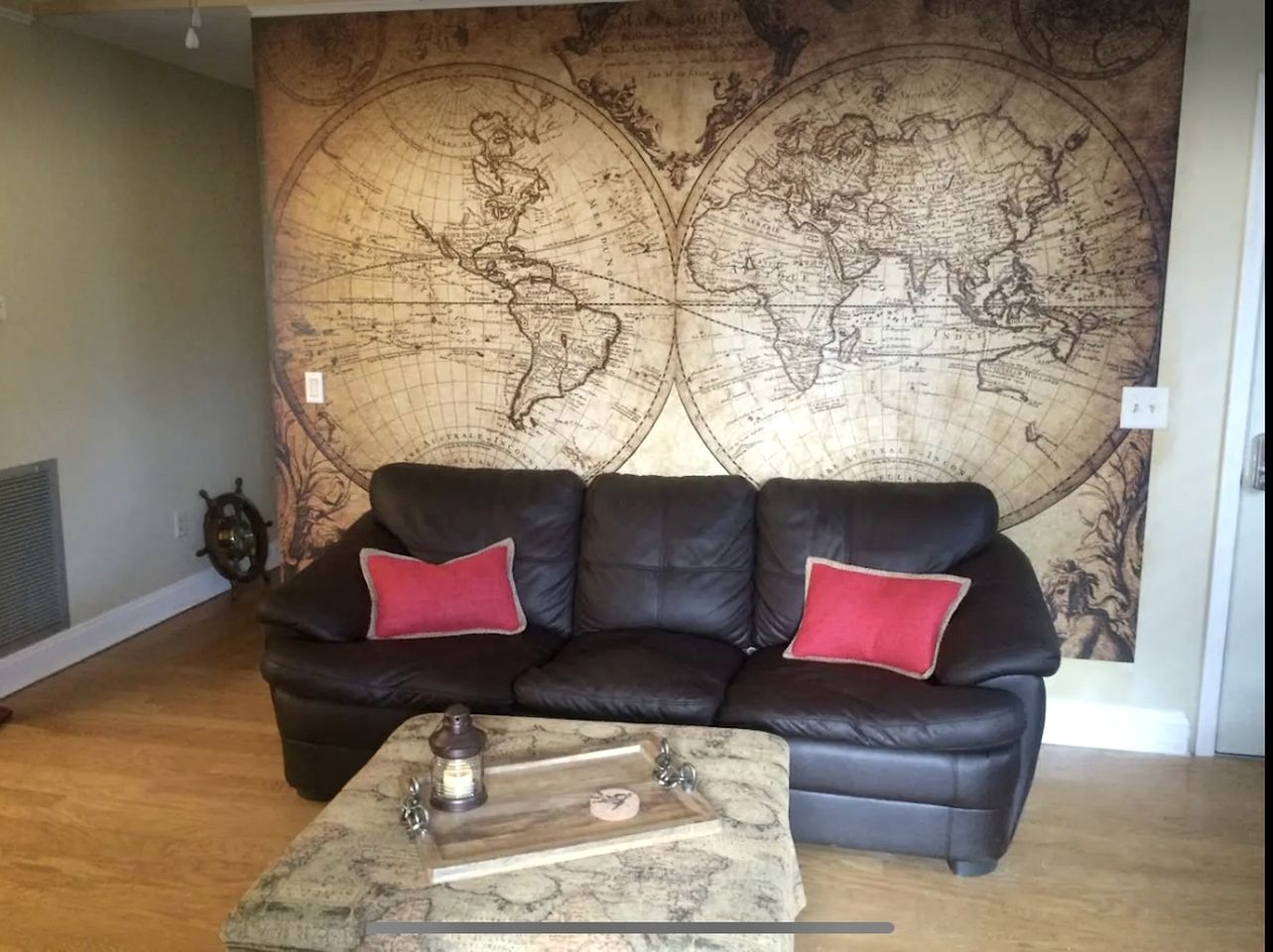 Breathtaking Riverfront Cottage in Weeki Wachee, Florida