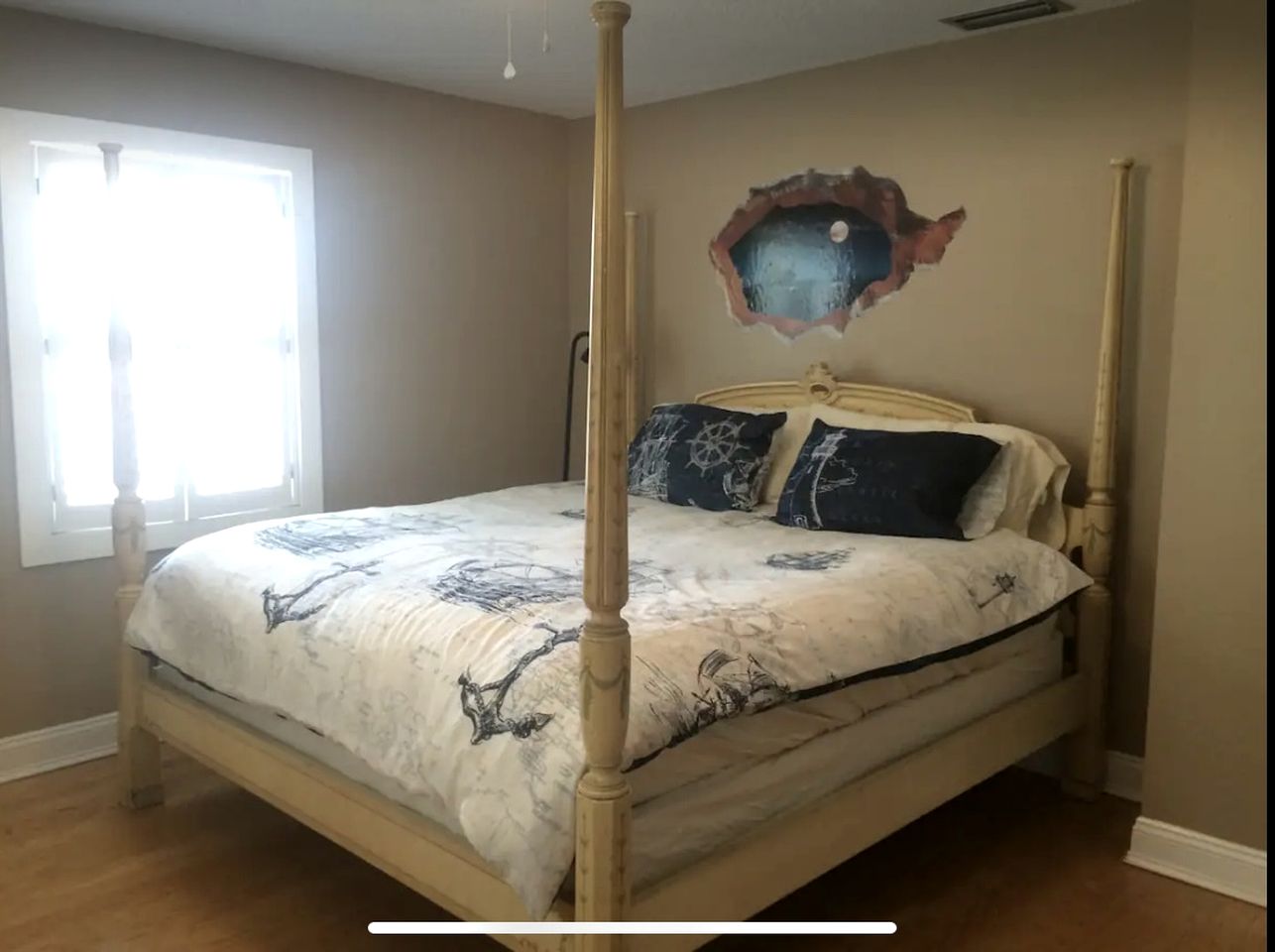 Breathtaking Riverfront Cottage in Weeki Wachee, Florida