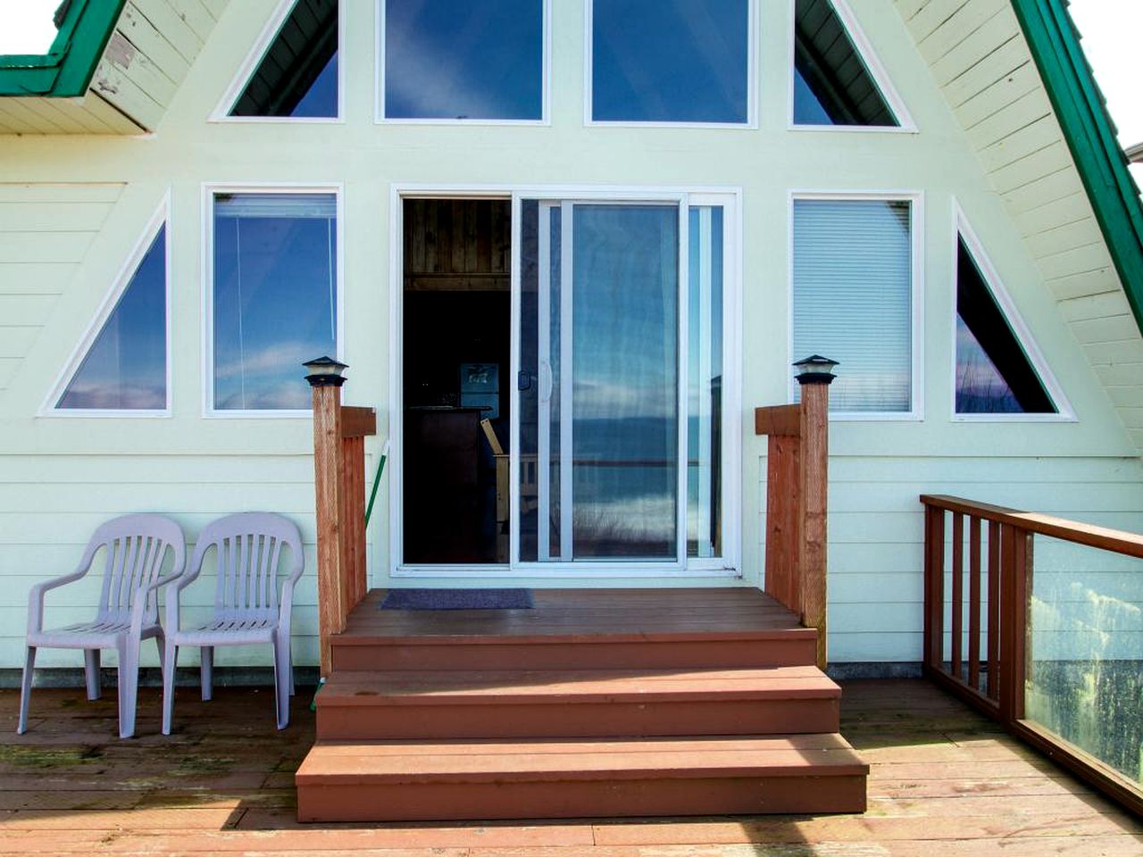 Waterfront Cabin in Lincoln City, Oregon