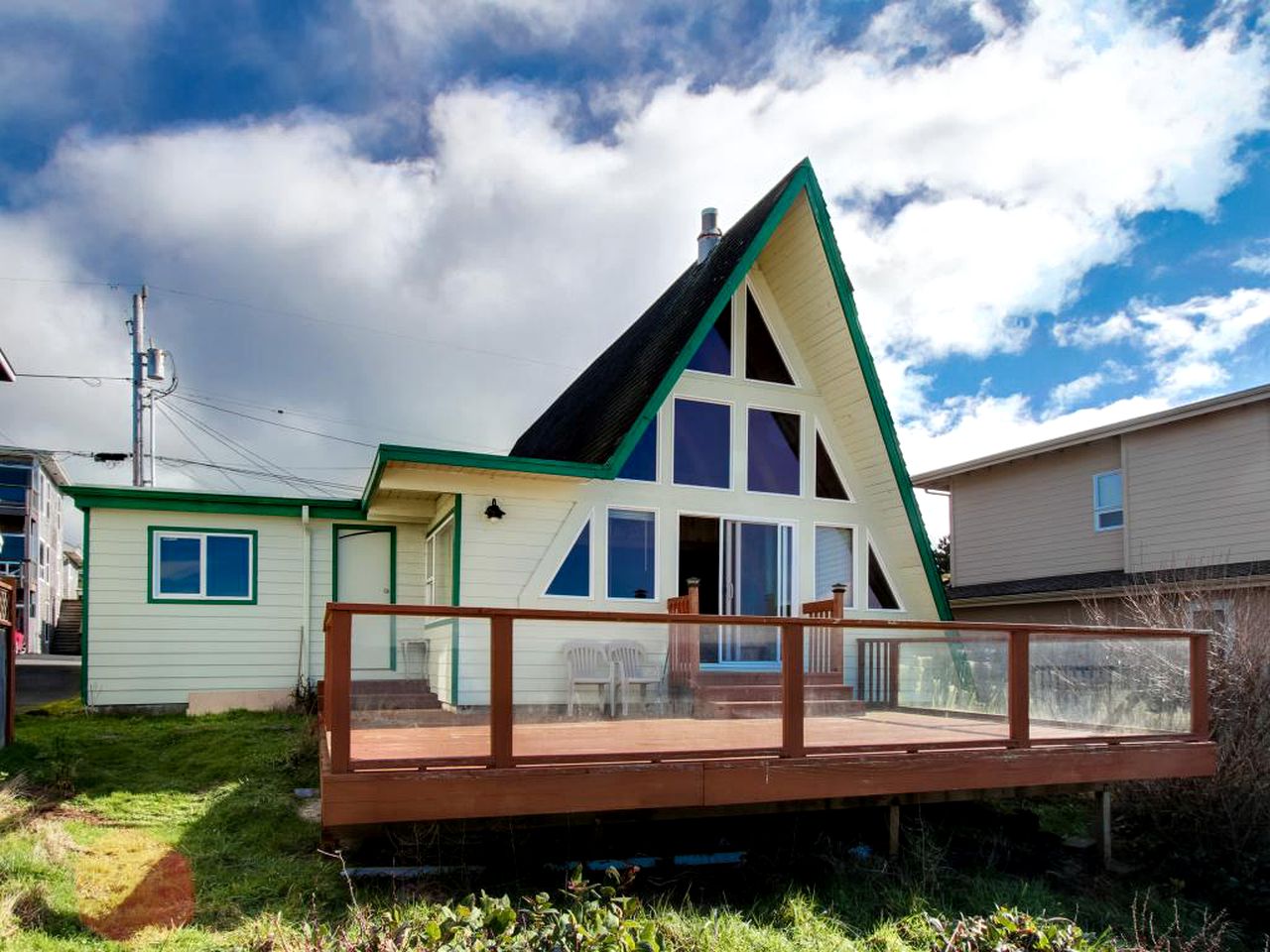 Waterfront Cabin in Lincoln City, Oregon