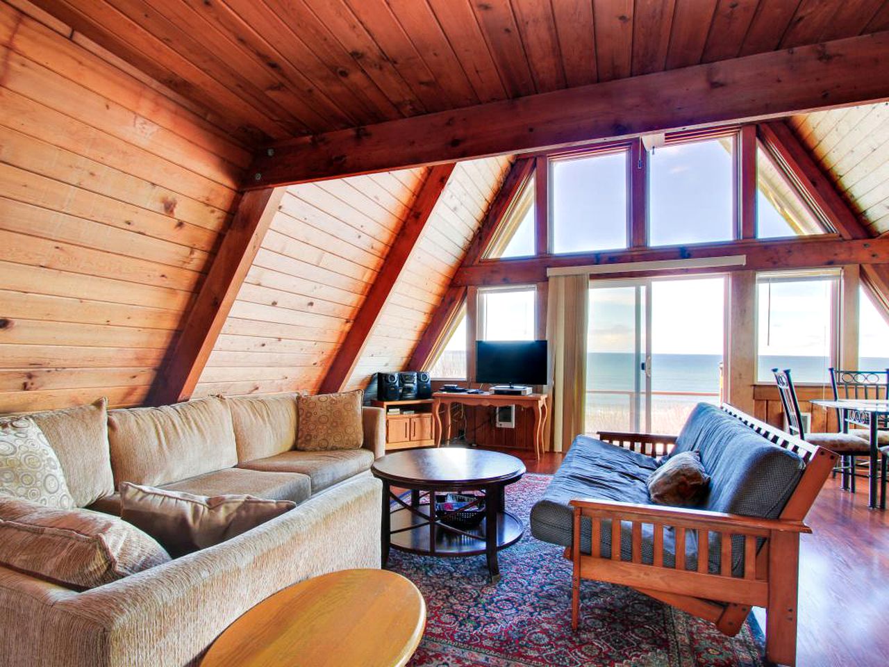 Waterfront Cabin in Lincoln City, Oregon