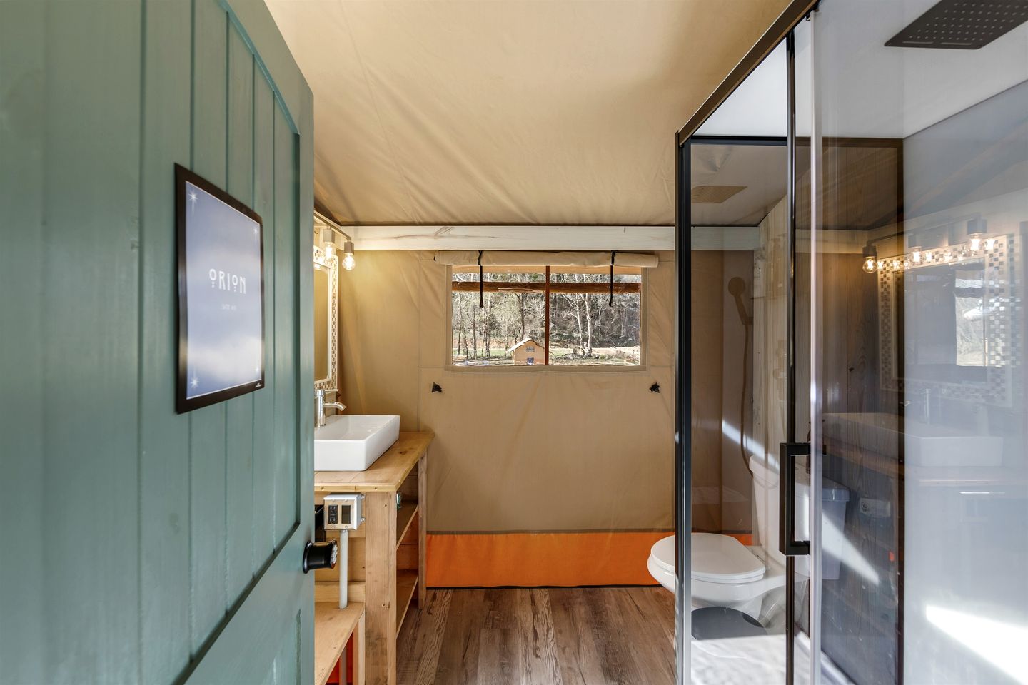Enchanting Creekside Safari Tent Haven near Smoky Mountain in Tennessee