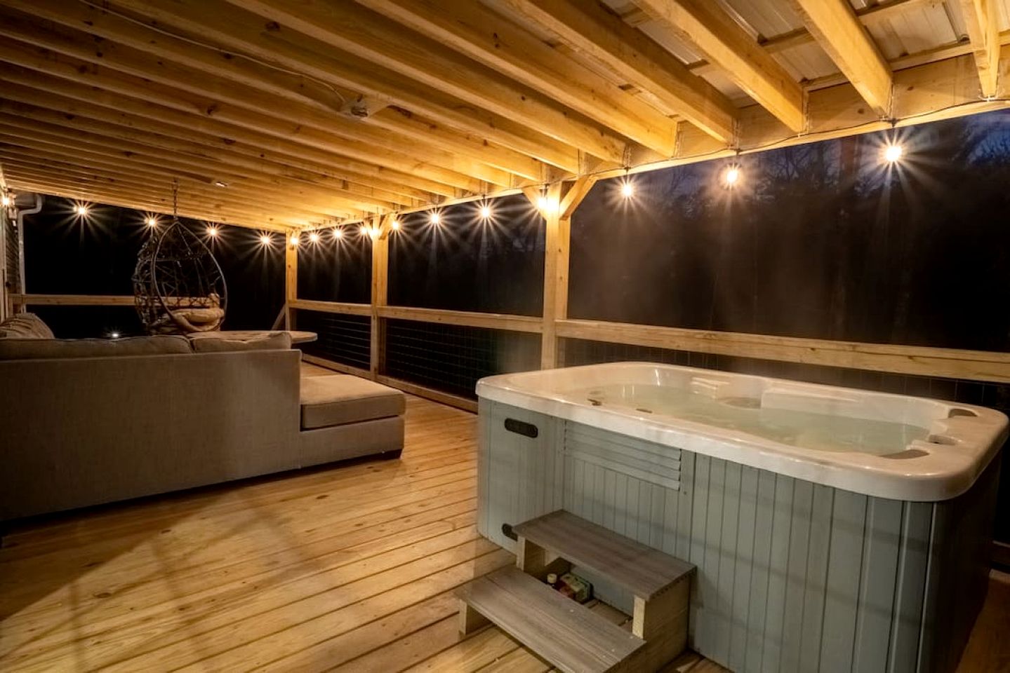 Tranquil Riverfront Retreat with Hot Tub near Waterfalls & Pisgah National Forest, Brevard NC