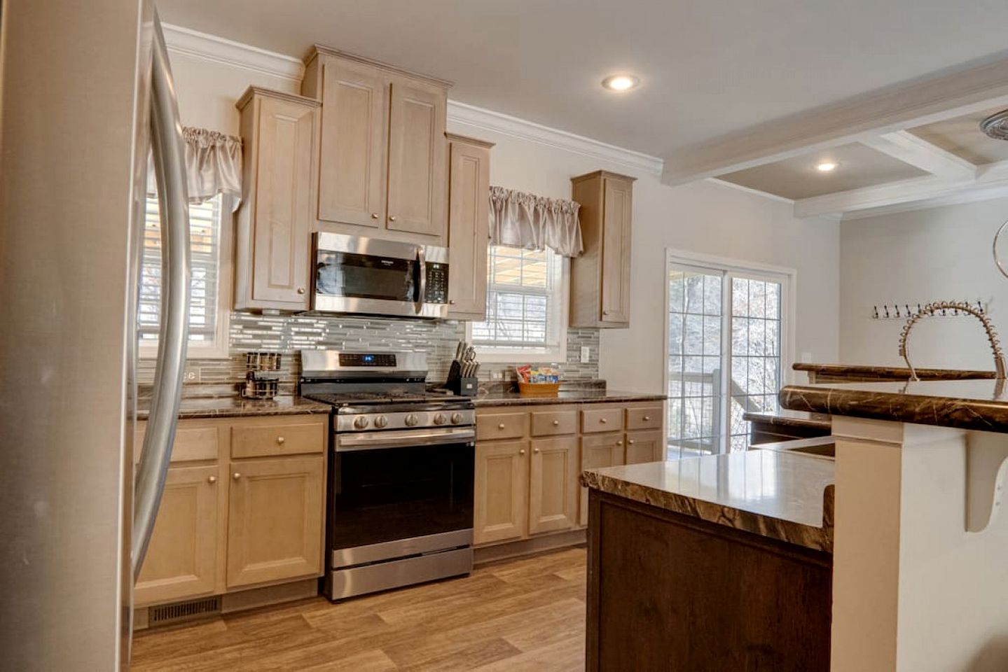 Tranquil Riverfront Retreat with Hot Tub near Waterfalls & Pisgah National Forest, Brevard NC