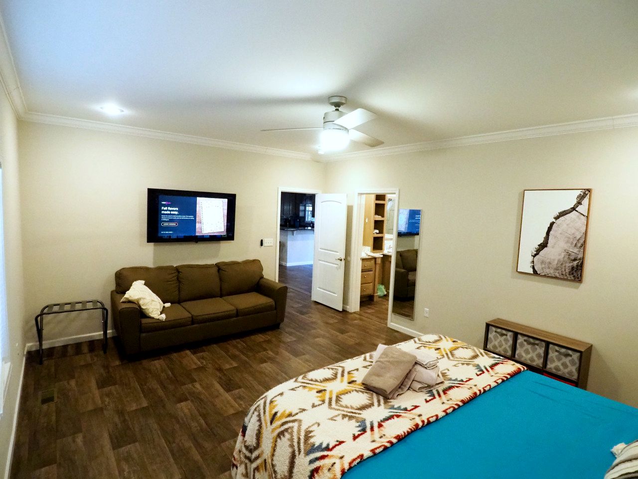 Tranquil Riverfront Retreat with Hot Tub near Waterfalls & Pisgah National Forest, Brevard NC