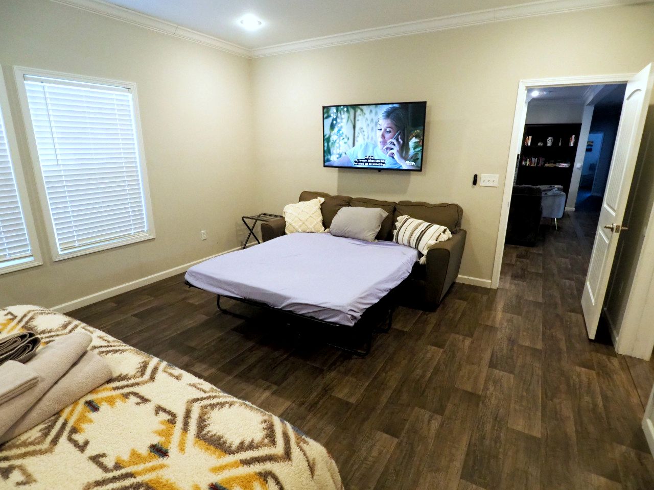 Tranquil Riverfront Retreat with Hot Tub near Waterfalls & Pisgah National Forest, Brevard NC