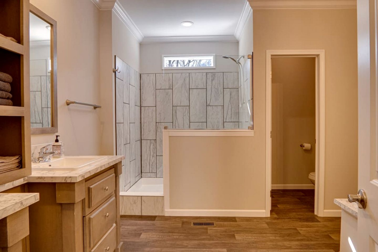 Tranquil Riverfront Retreat with Hot Tub near Waterfalls & Pisgah National Forest, Brevard NC