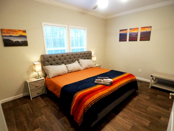 Vacation Rentals (United States of America, Balsam Grove, North Carolina)