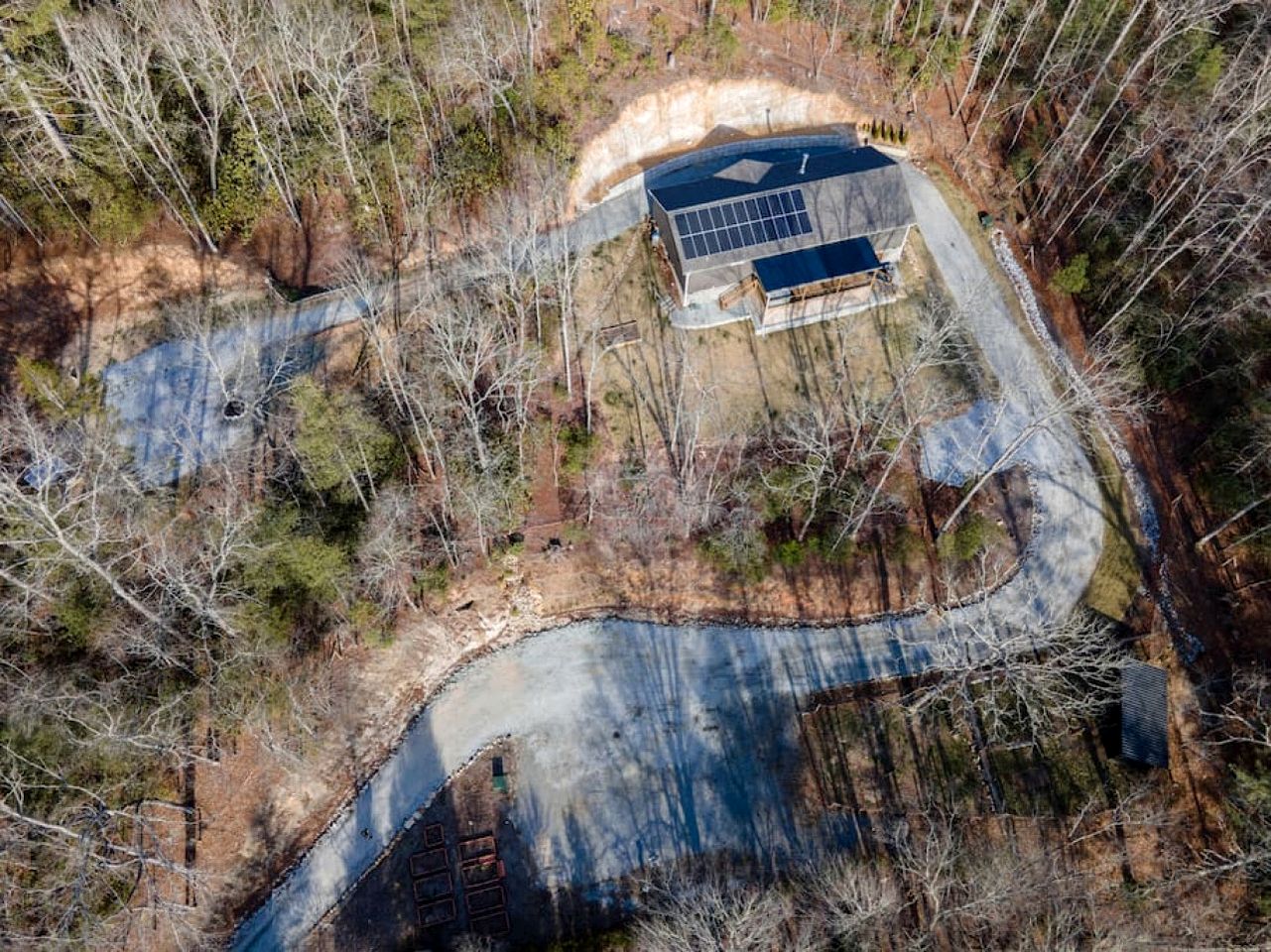 Tranquil Riverfront Retreat with Hot Tub near Waterfalls & Pisgah National Forest, Brevard NC