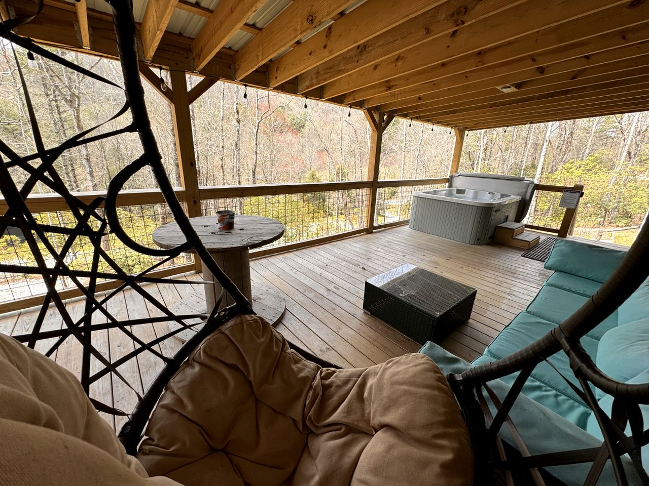 Tranquil Riverfront Retreat with Hot Tub near Waterfalls & Pisgah National Forest, Brevard NC