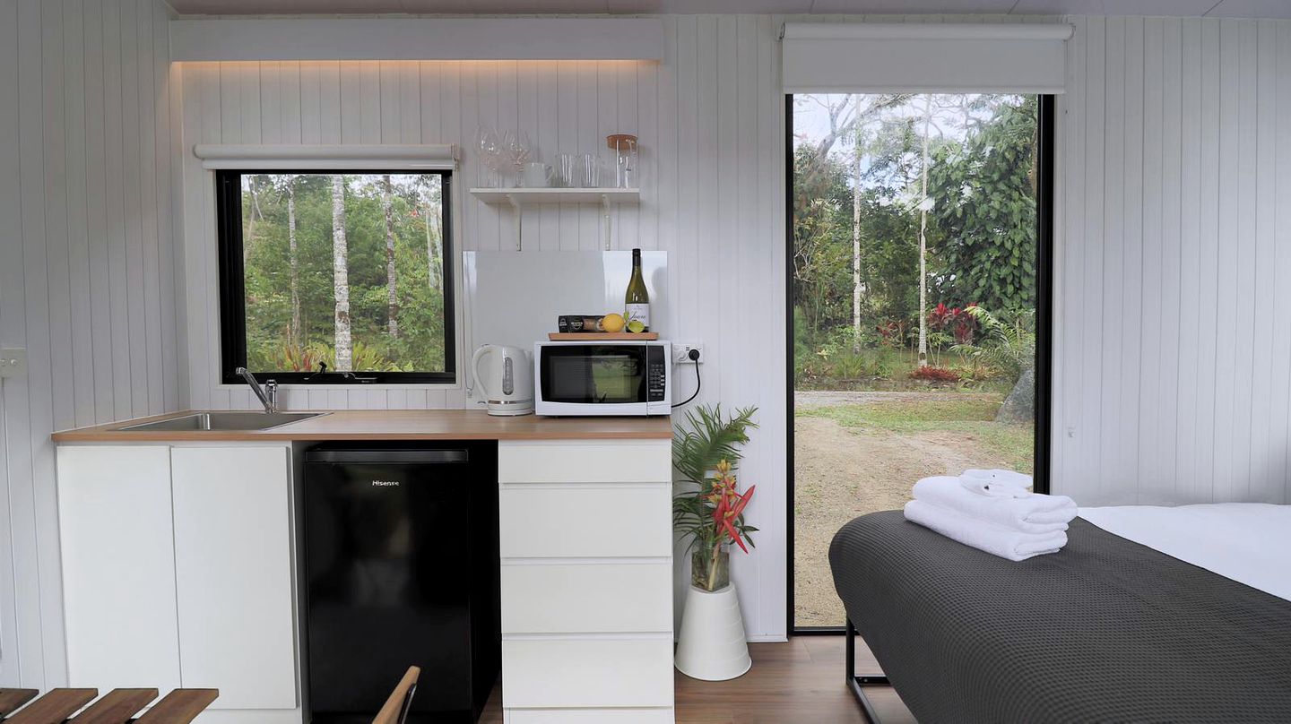 Adventurous Tiny House Perfect for Hiking and Water Activities in Queensland, Australia