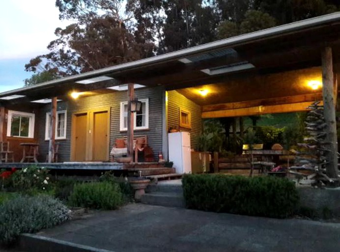 Nature Lodges (Gisborne, North Island, New Zealand)