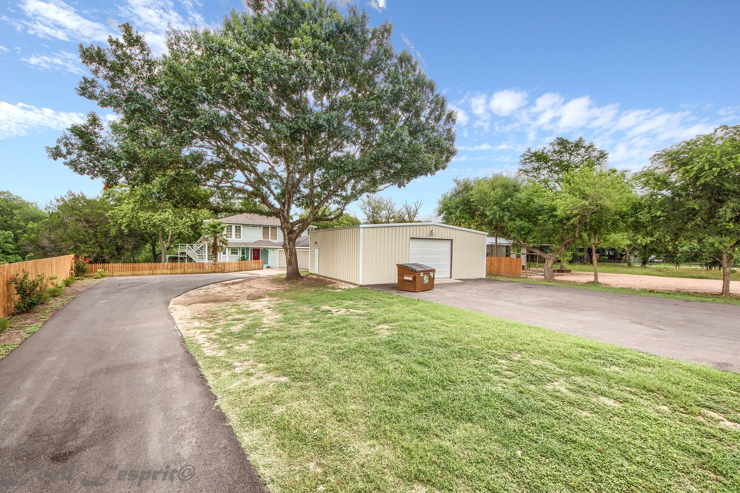 Gorgeous Cabin Rental with Riverside Access and Kayaks for Memorable Family Escapes in Texas