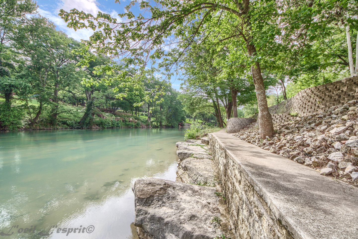 Gorgeous Cabin Rental with Riverside Access and Kayaks for Memorable Family Escapes in Texas