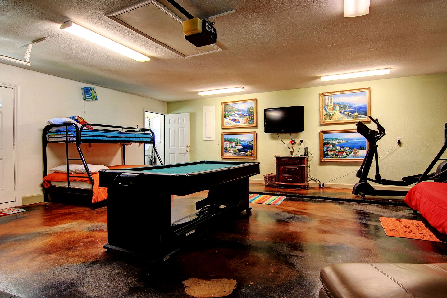 Riverfront Cottage Rental with Recreation Room in New Braunfels, Texas