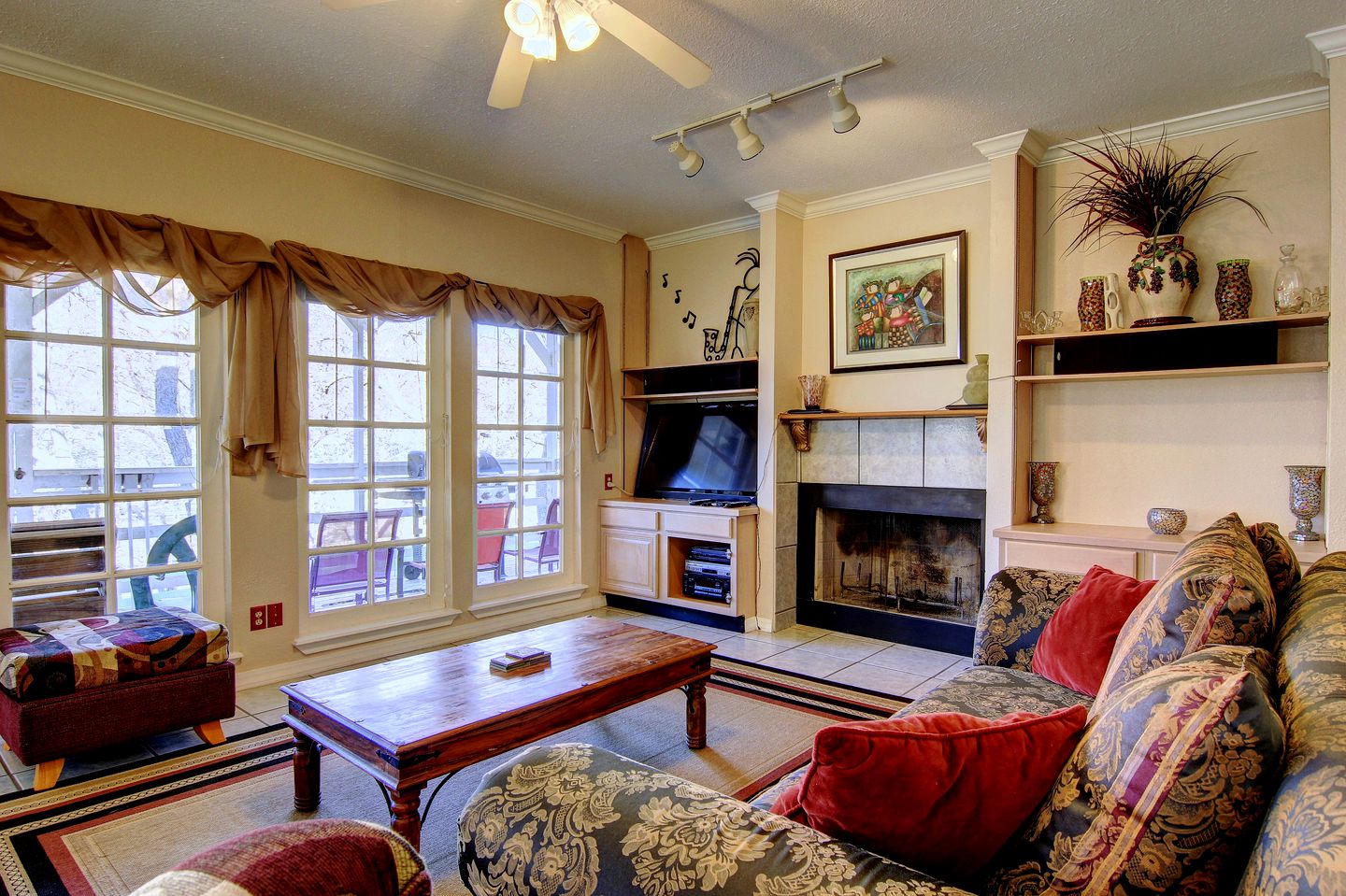 Riverfront Cottage Rental with Recreation Room in New Braunfels, Texas
