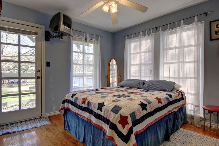 Cottages (New Braunfels, Texas, United States)