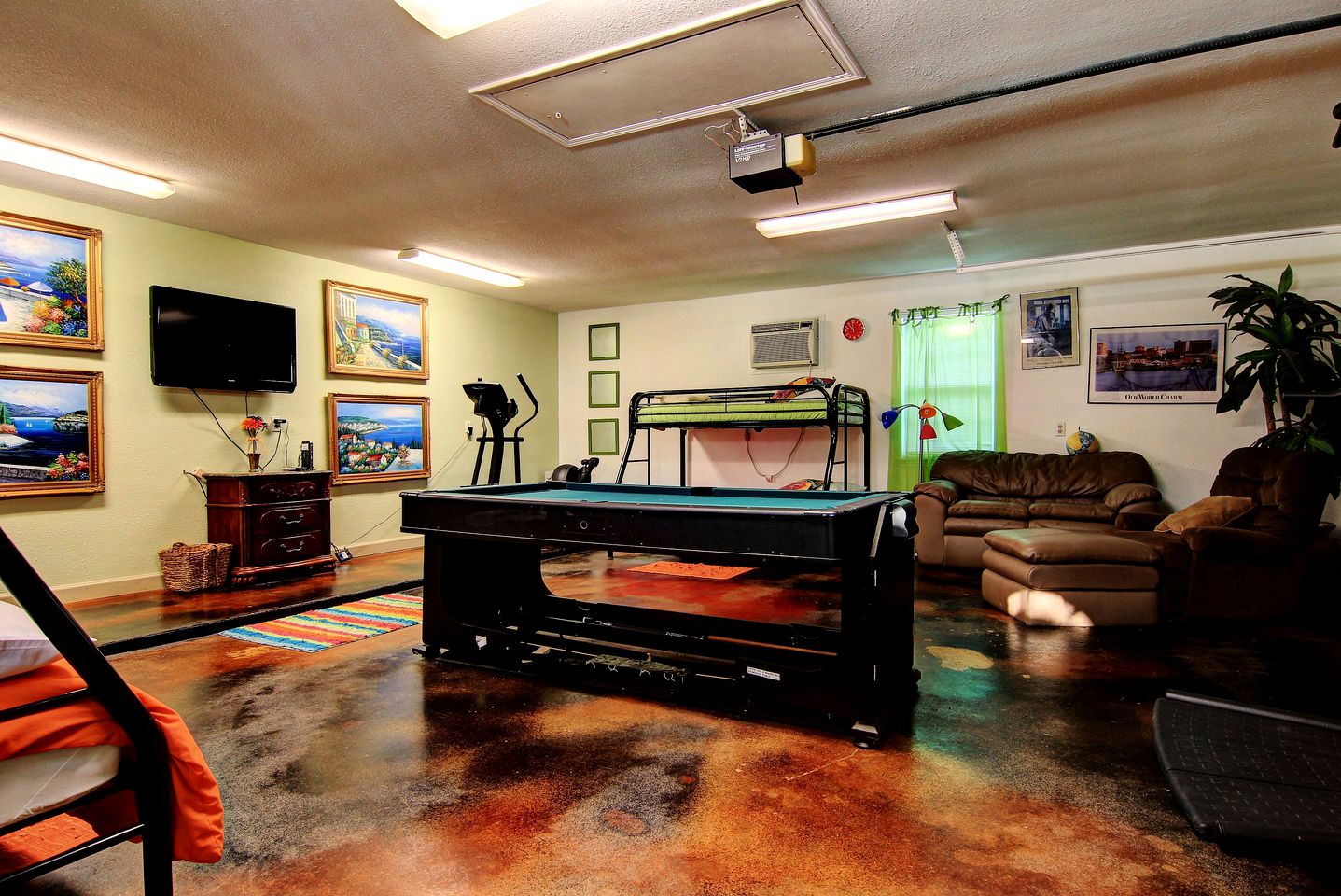 Riverfront Cottage Rental with Recreation Room in New Braunfels, Texas