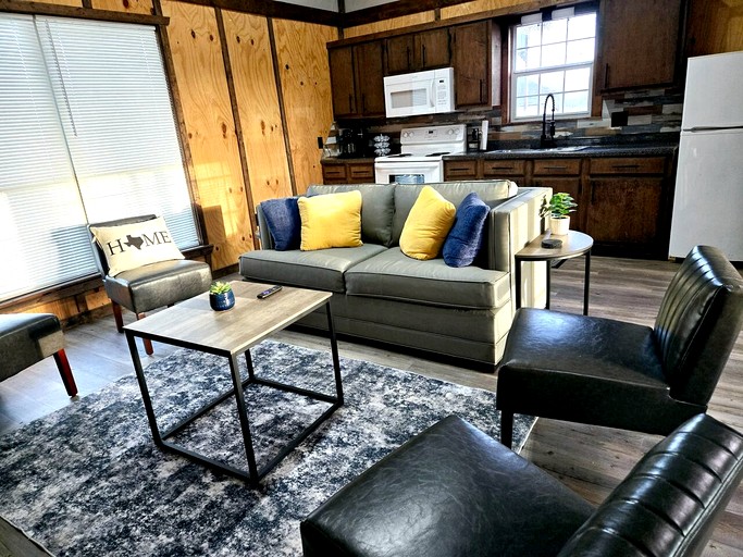 Cozy Waterfront Cabin with Boat Ramp on Lake Fork, Perfect for Fishing Enthusiasts near Quitman, Mississippi