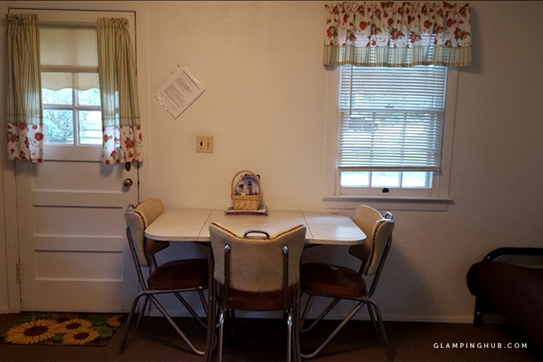 Rustic Lakeside Vacation Rental in Vermilion, Ohio