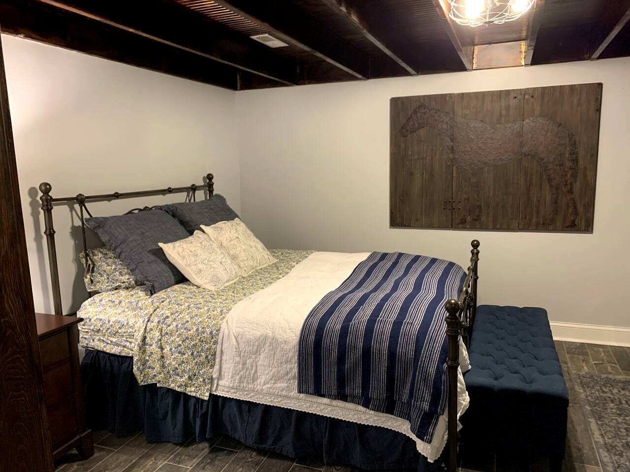 Sweet Chic Farm Cottage with Pool, Hot-Tub and Beautiful Sunsets in Maryland