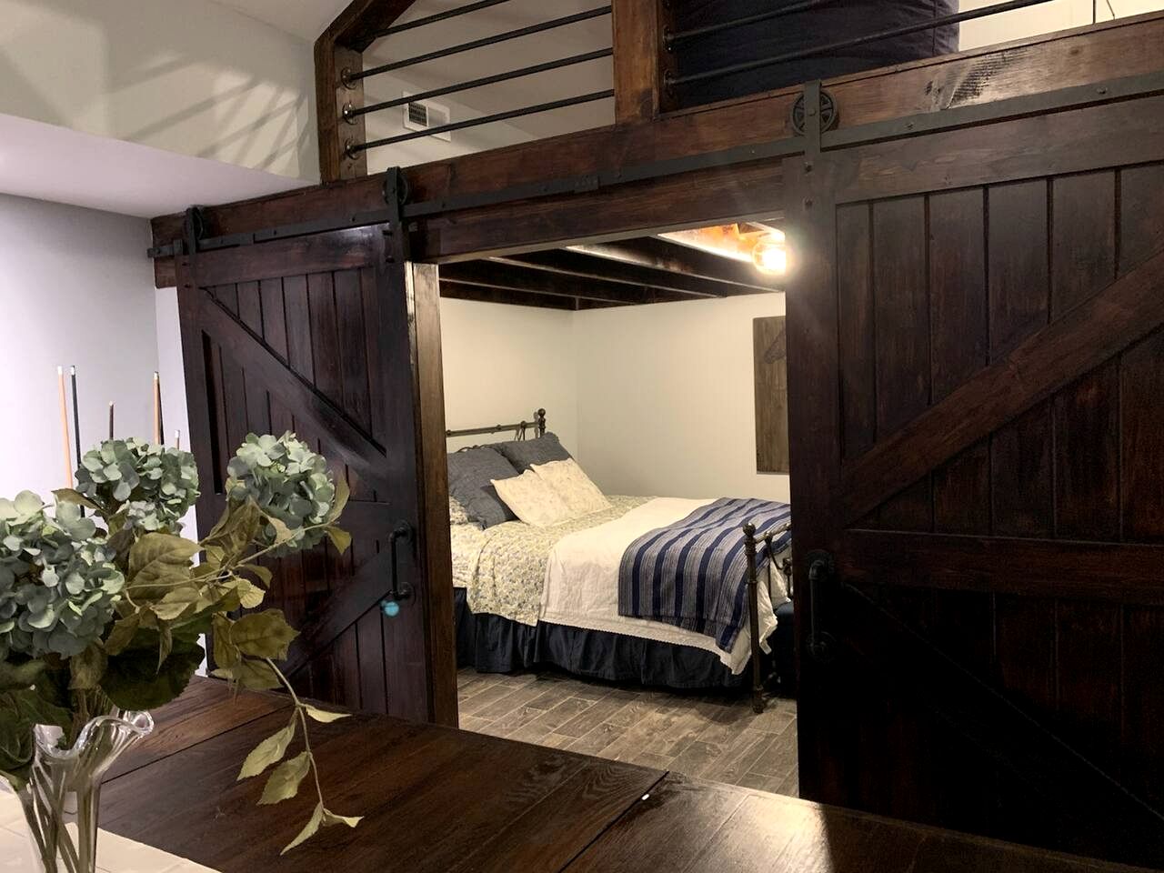 Sweet Chic Farm Cottage with Pool, Hot-Tub and Beautiful Sunsets in Maryland