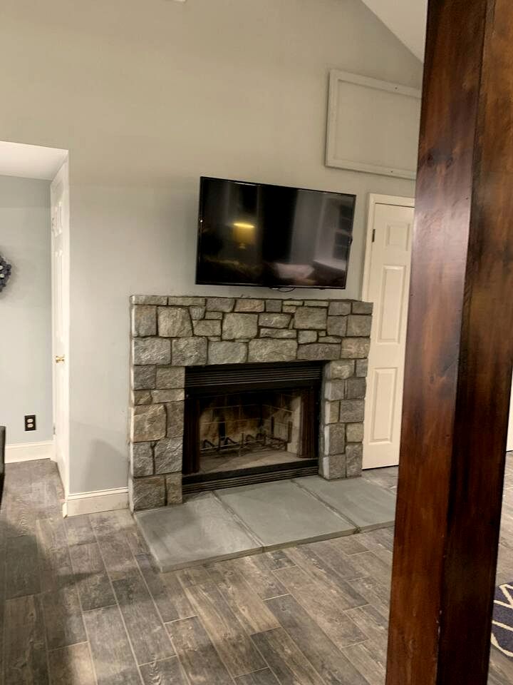 Sweet Chic Farm Cottage with Pool, Hot-Tub and Beautiful Sunsets in Maryland