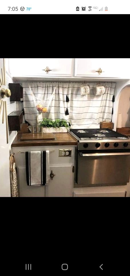 Pleasant Cozy Airstream with Amazing Stargaze and Farm Views in Maryland