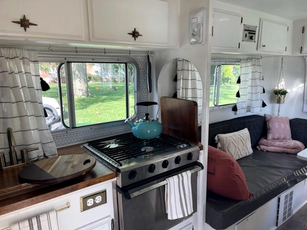 Beautiful Farmstay Hill Cottage and Tiny Equipped Camper in Maryland