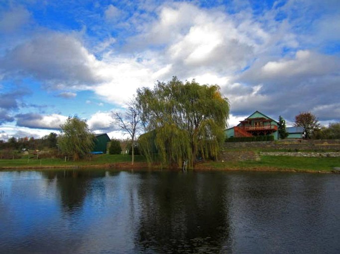 Nature Lodges (Hudson, New York, United States)