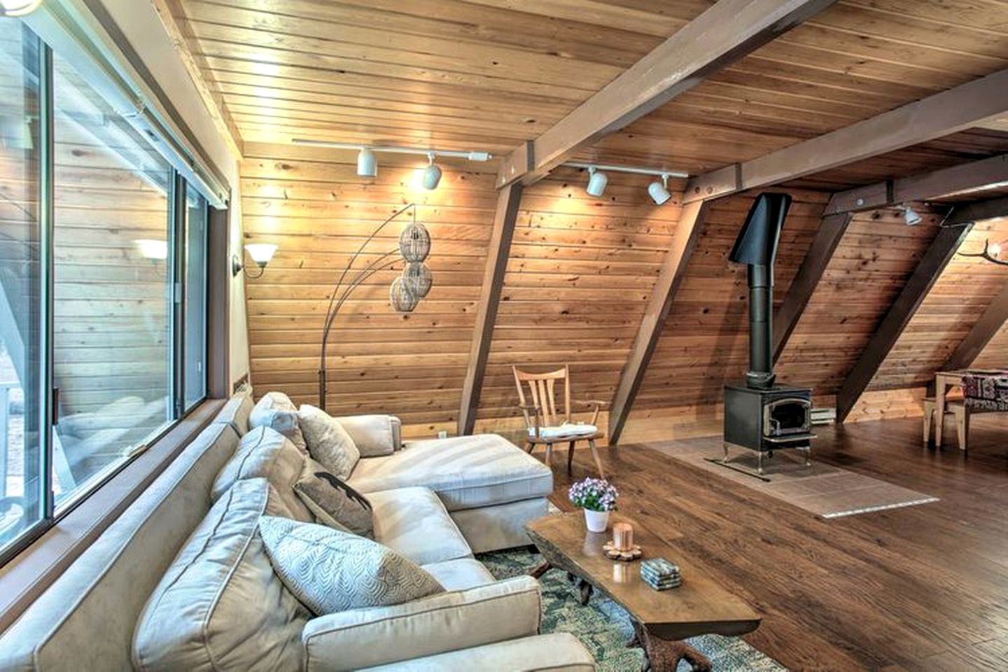 Cozy A-Frame Cabin for a Getaway near Lake Wenatchee in Leavenworth, Washington