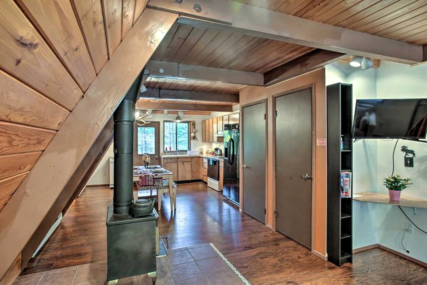 Cozy A-Frame Cabin for a Getaway near Lake Wenatchee in Leavenworth, Washington