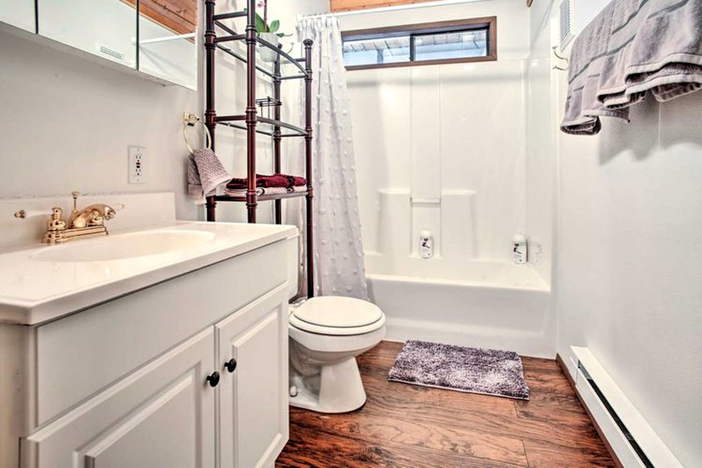 Cozy A-Frame Cabin for a Getaway near Lake Wenatchee in Leavenworth, Washington