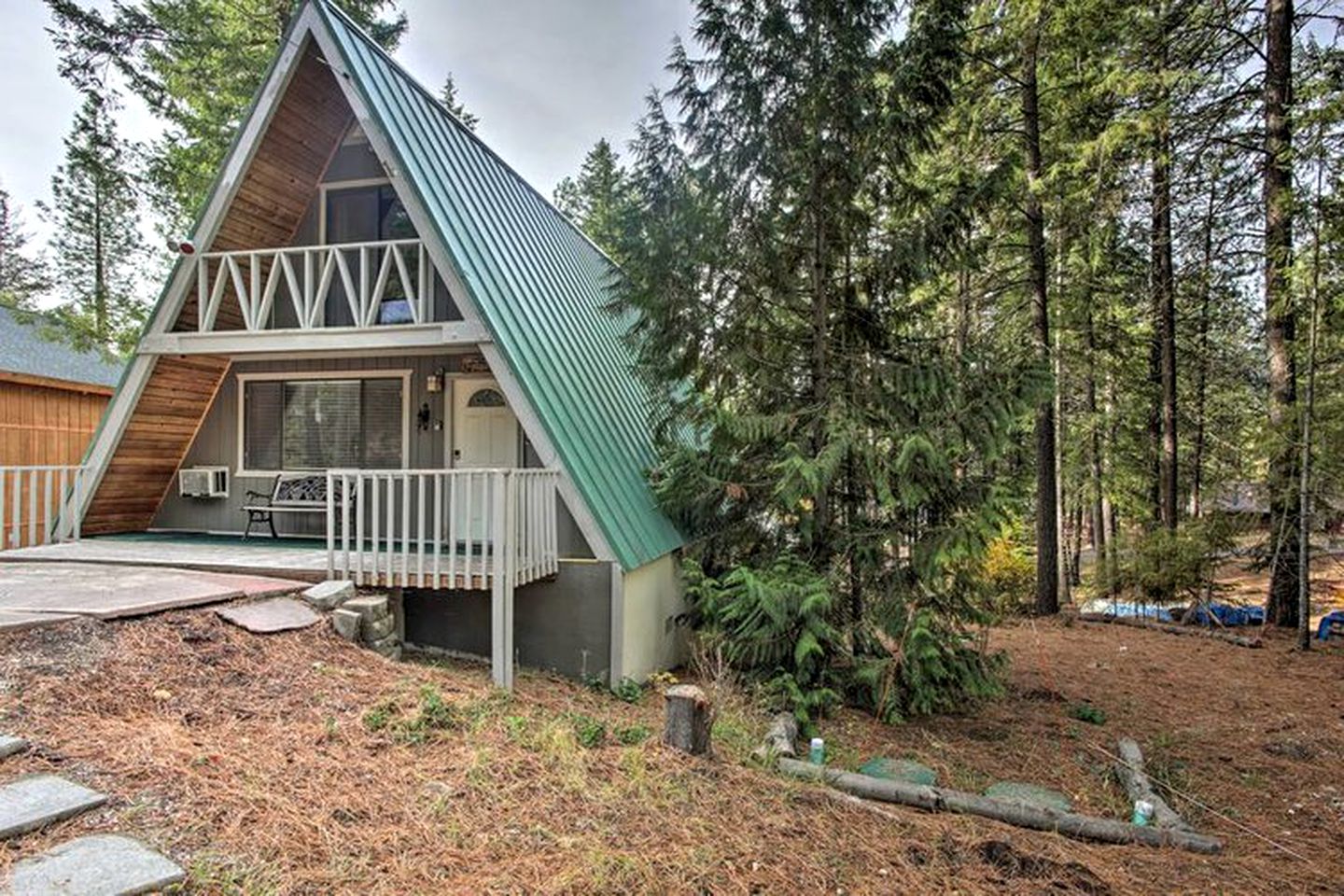 Cozy A-Frame Cabin for a Getaway near Lake Wenatchee in Leavenworth, Washington