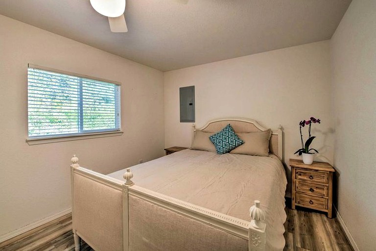 Cabins (Gold Bar, Washington, United States)