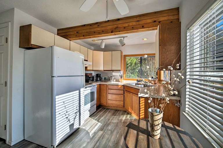 Cabins (Gold Bar, Washington, United States)