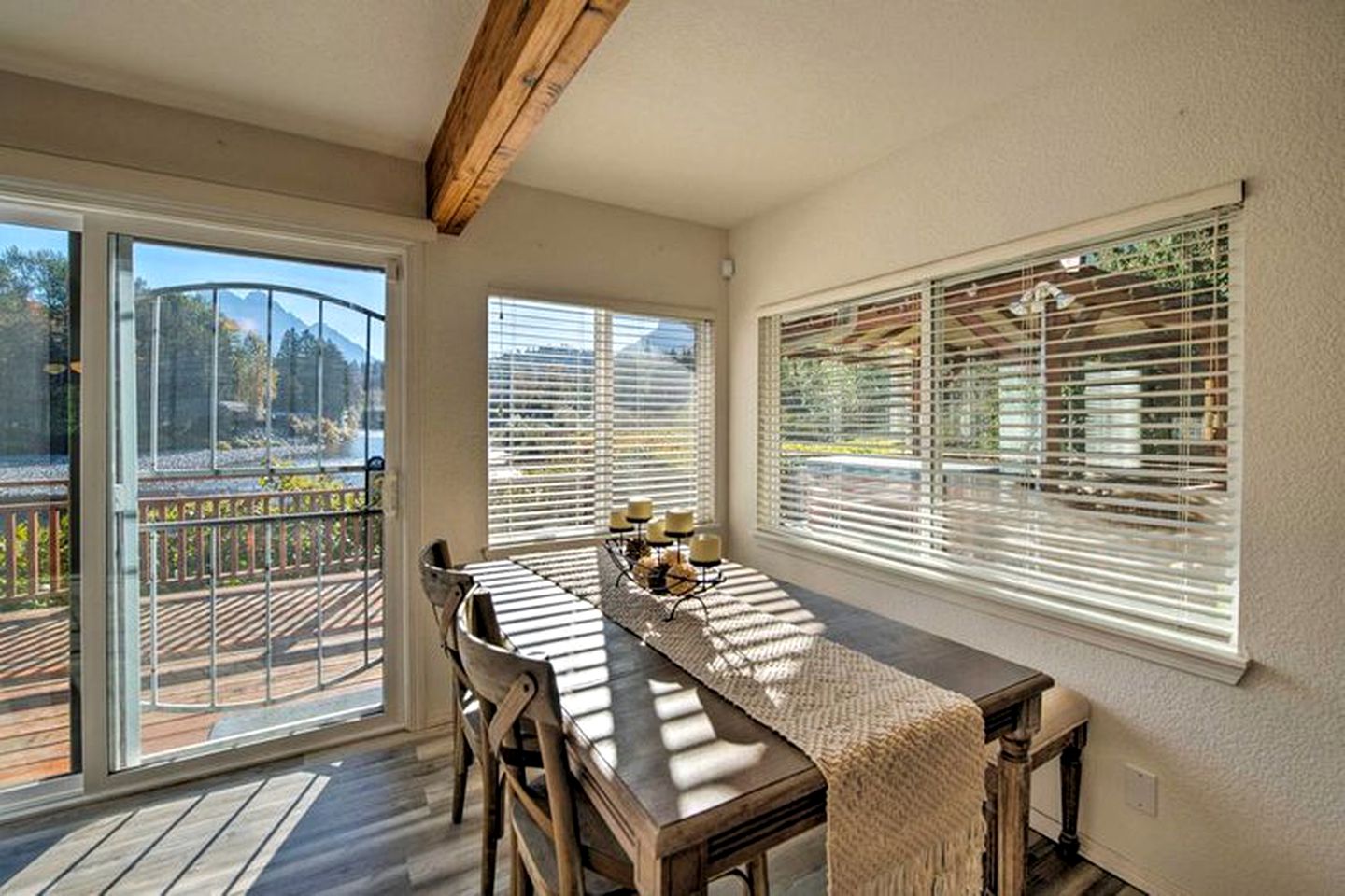 Beautiful Cabin Rental with Private Hot Tub on the Skykomish River in Washington