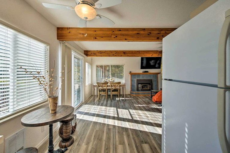 Cabins (Gold Bar, Washington, United States)