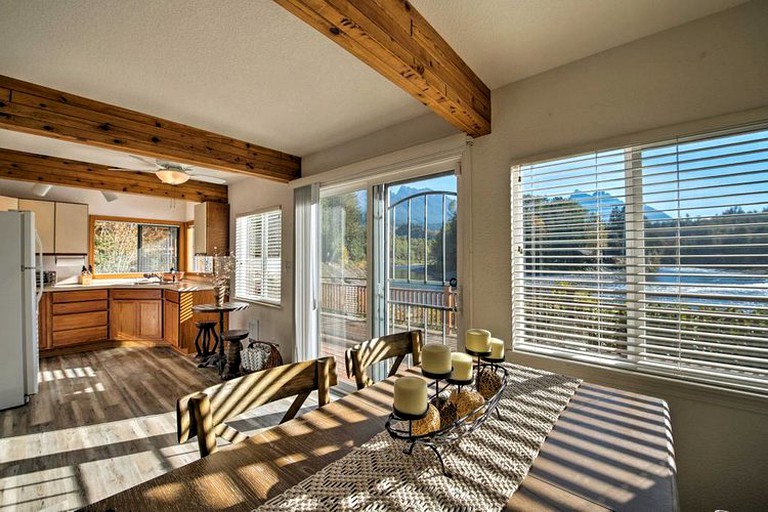 Cabins (Gold Bar, Washington, United States)