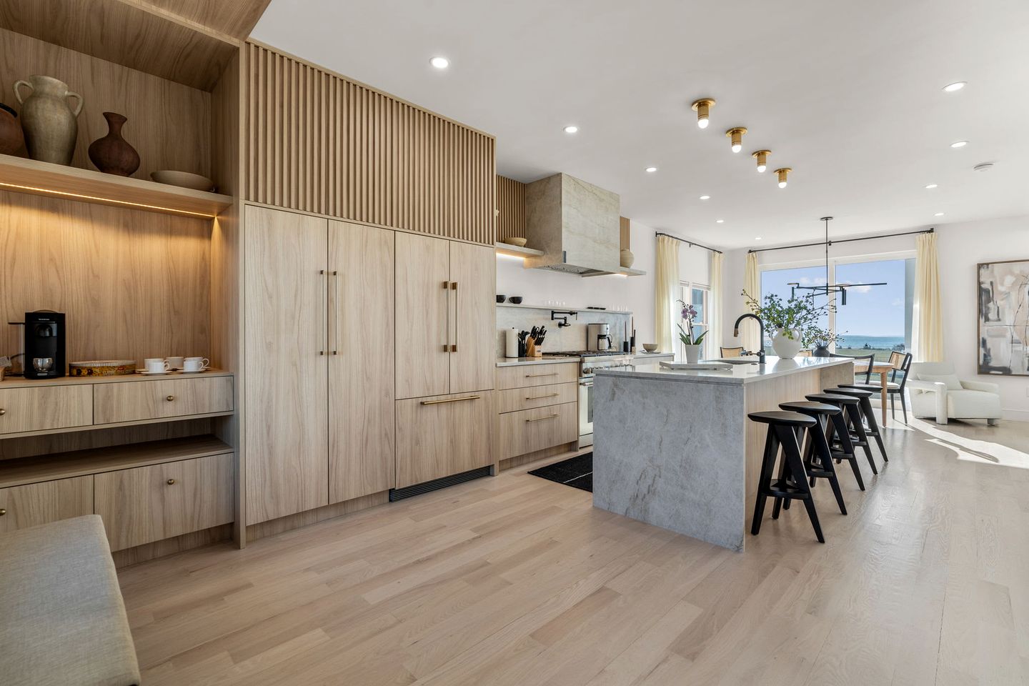 Peaceful Oceanfront Villa in Bourne, Massachusetts